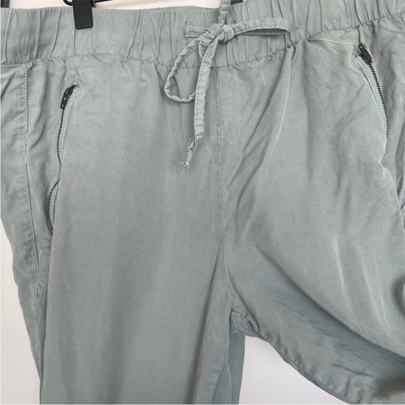 Sanctuary utility Jogger pants. Size Large - Picture 5 of 11